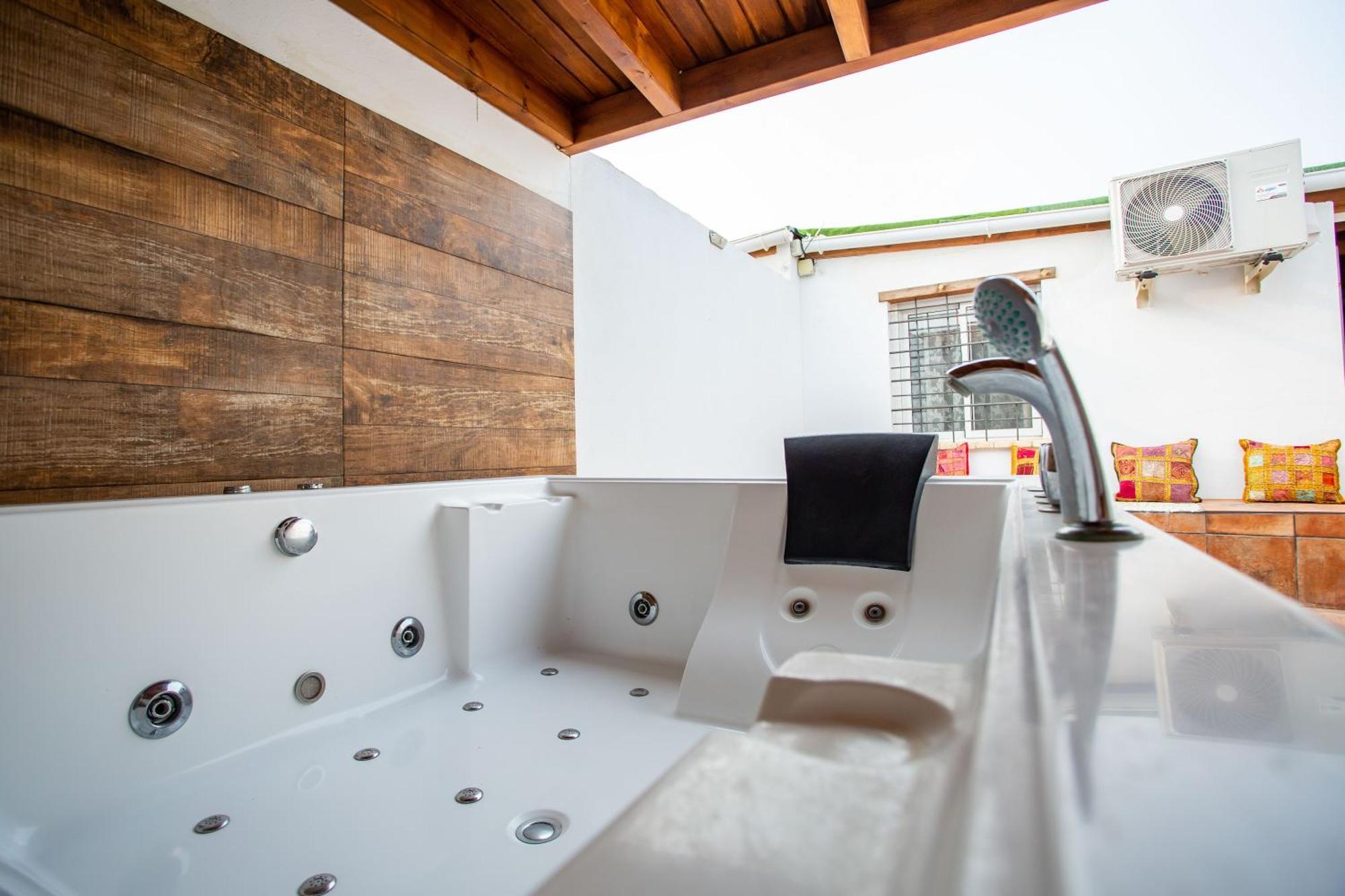 Villa Tokio Con Jacuzzi Y Piscina Privada Chiclana de la Frontera Luaran gambar